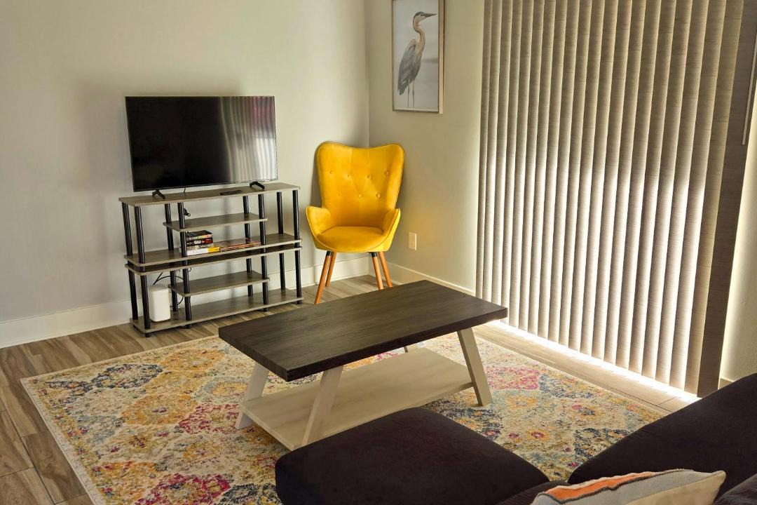 Photo of Livingroom in Downtown