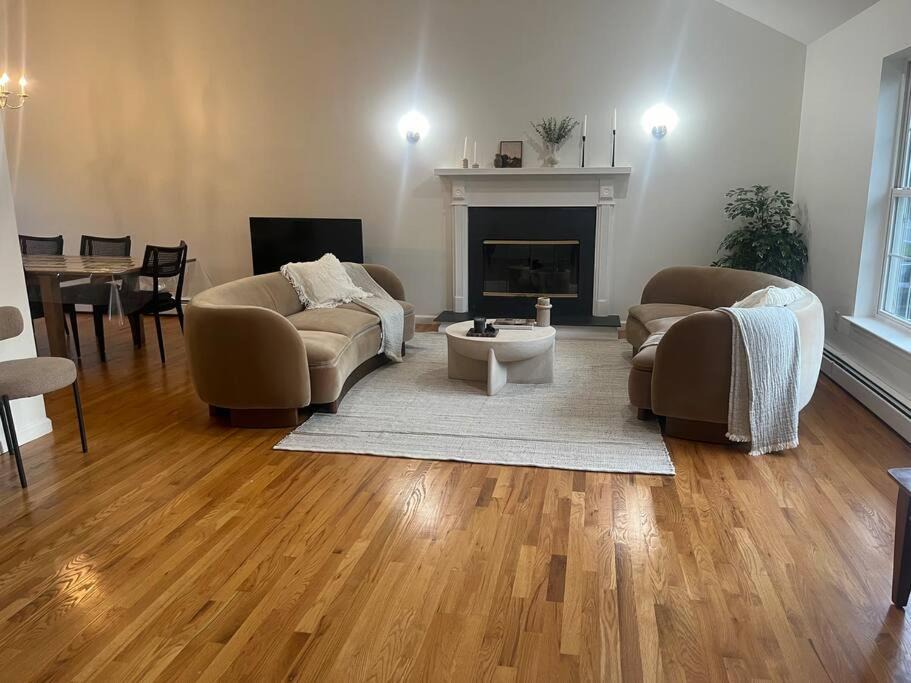 Photo of Livingroom in Monroe
