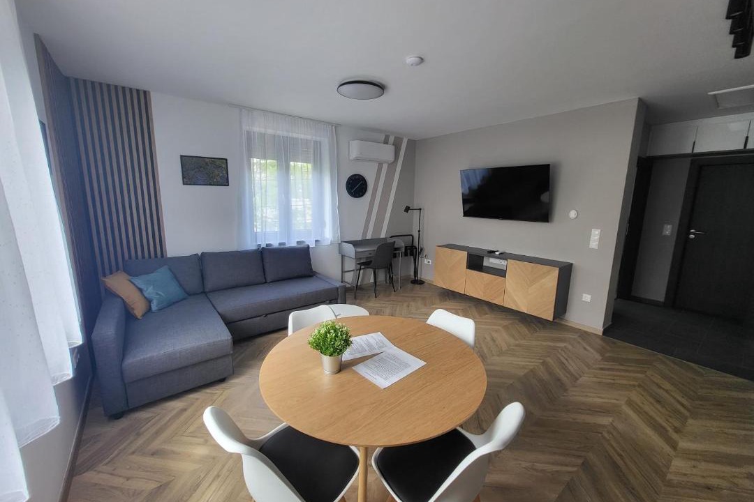 Photo of Livingroom in Tata