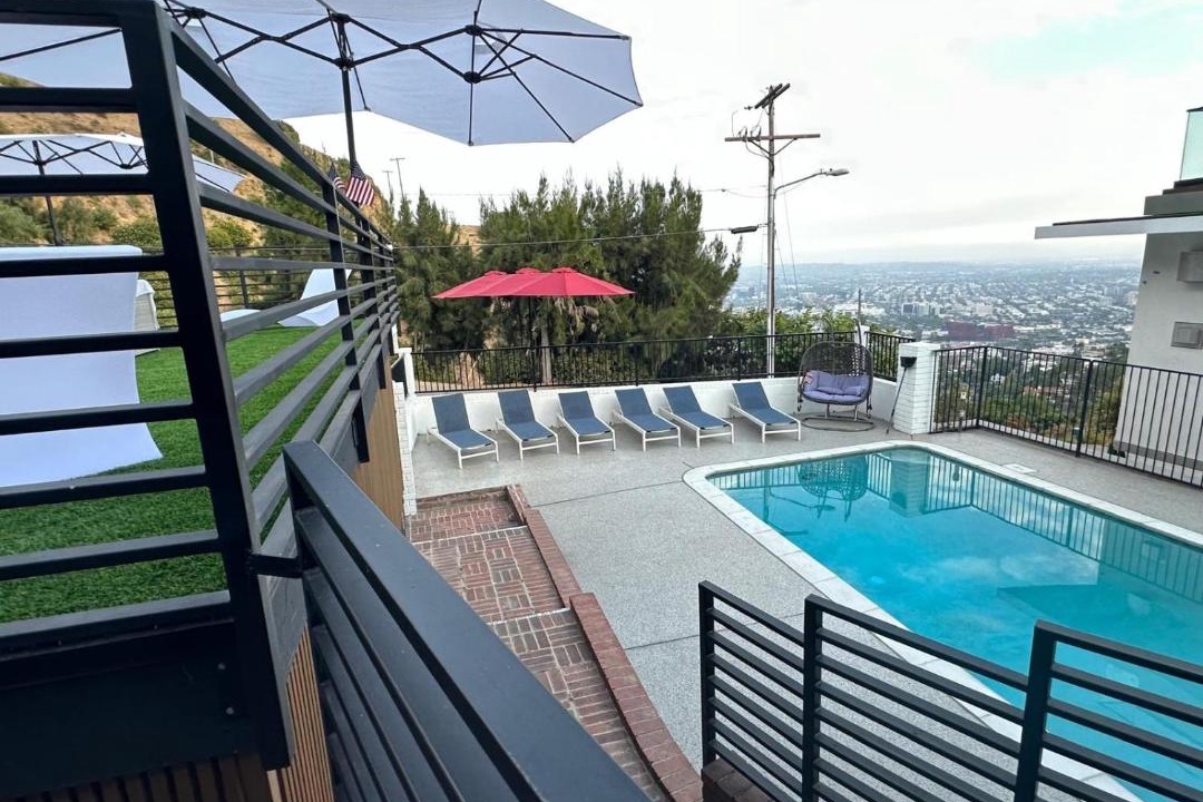 Photo of Patio Balcony in Hollywood Hills West