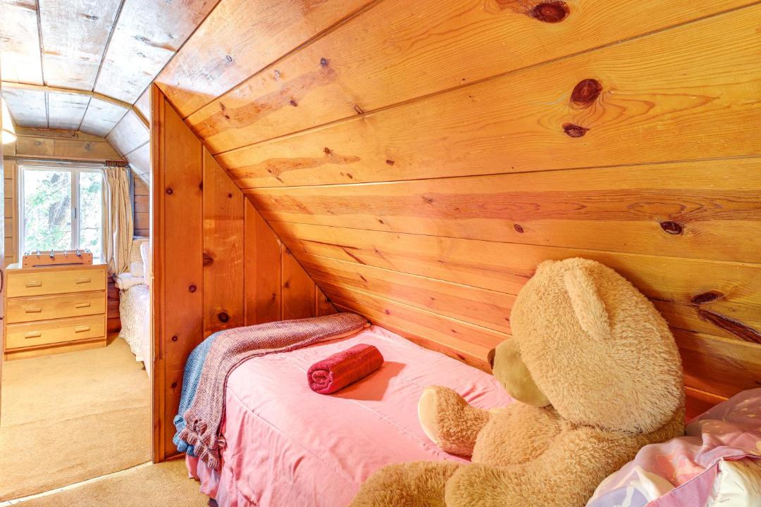 Photo of Bedroom in Green Valley Lake