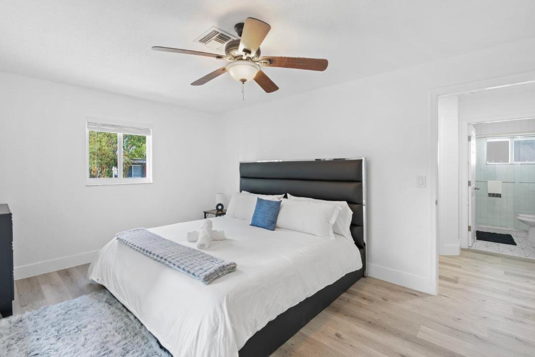 Photo of Bedroom in Wilton Manors
