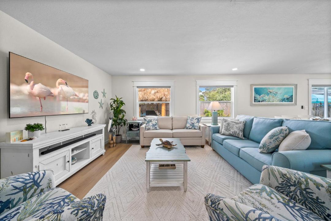 Photo of Livingroom in Surfside Estates