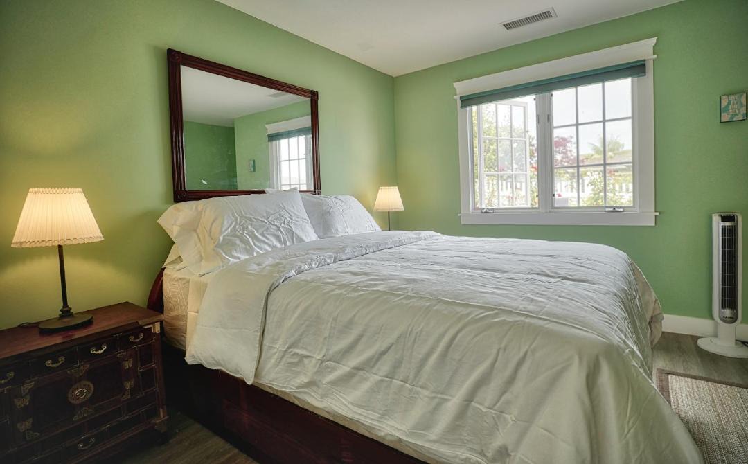 Photo of Bedroom in La Jolla Mesa