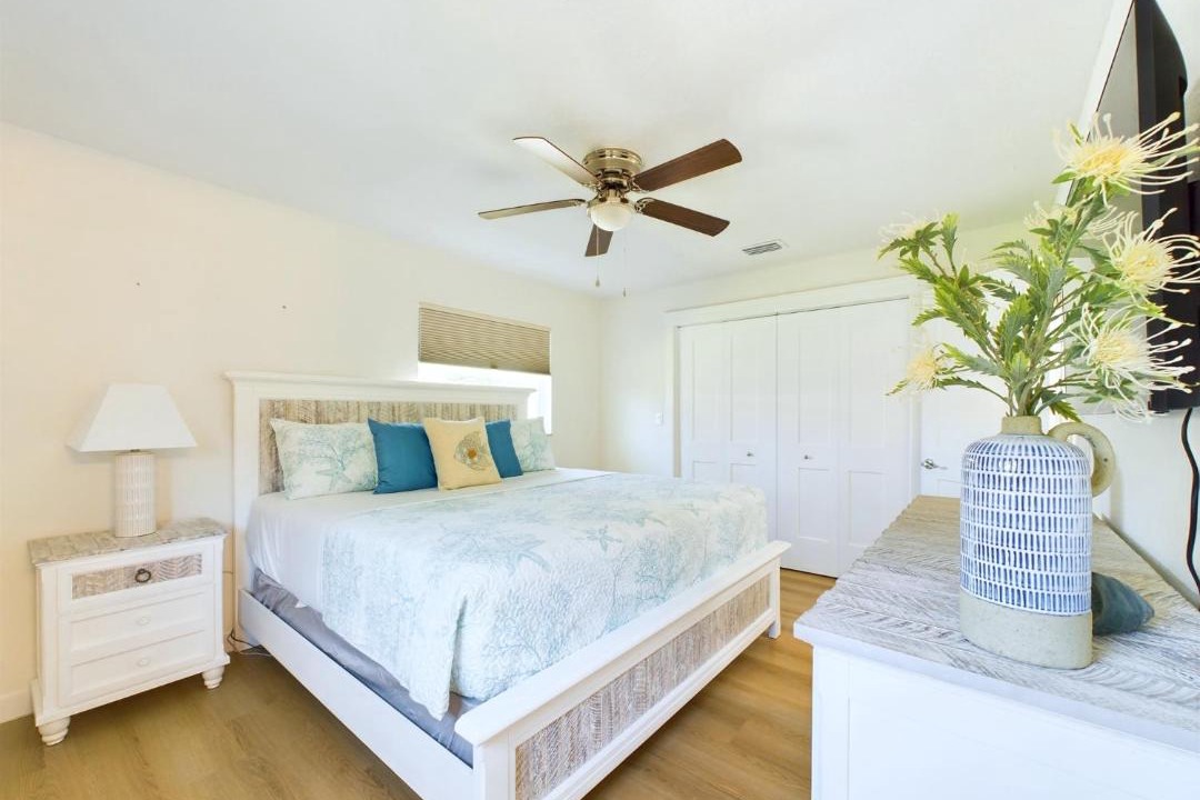 Photo of Bedroom in Surfside Estates