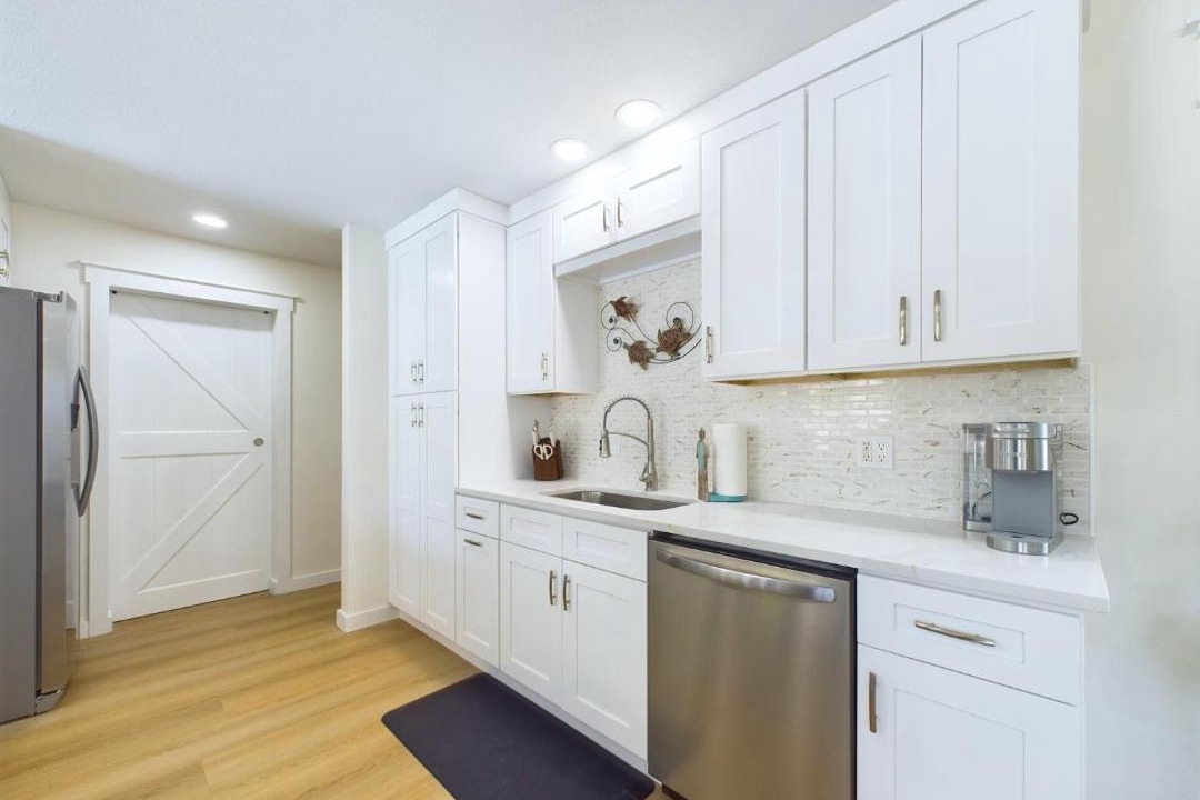 Photo of Kitchen in Surfside Estates