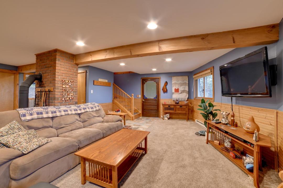 Photo of Livingroom in Dryden