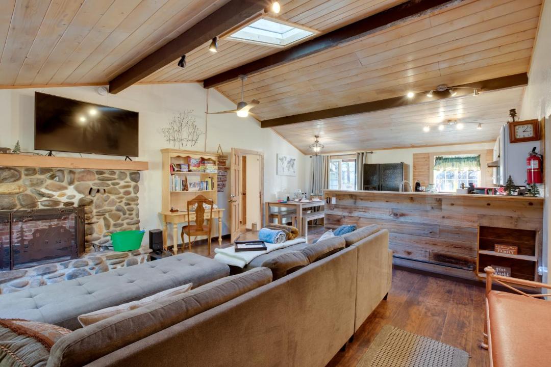 Photo of Livingroom in Lower Kingsbury