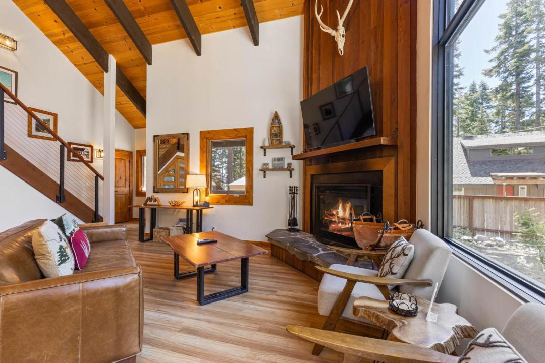 Photo of Livingroom in Carnelian Bay