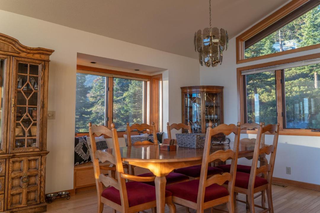Photo of Livingroom in Tahoma