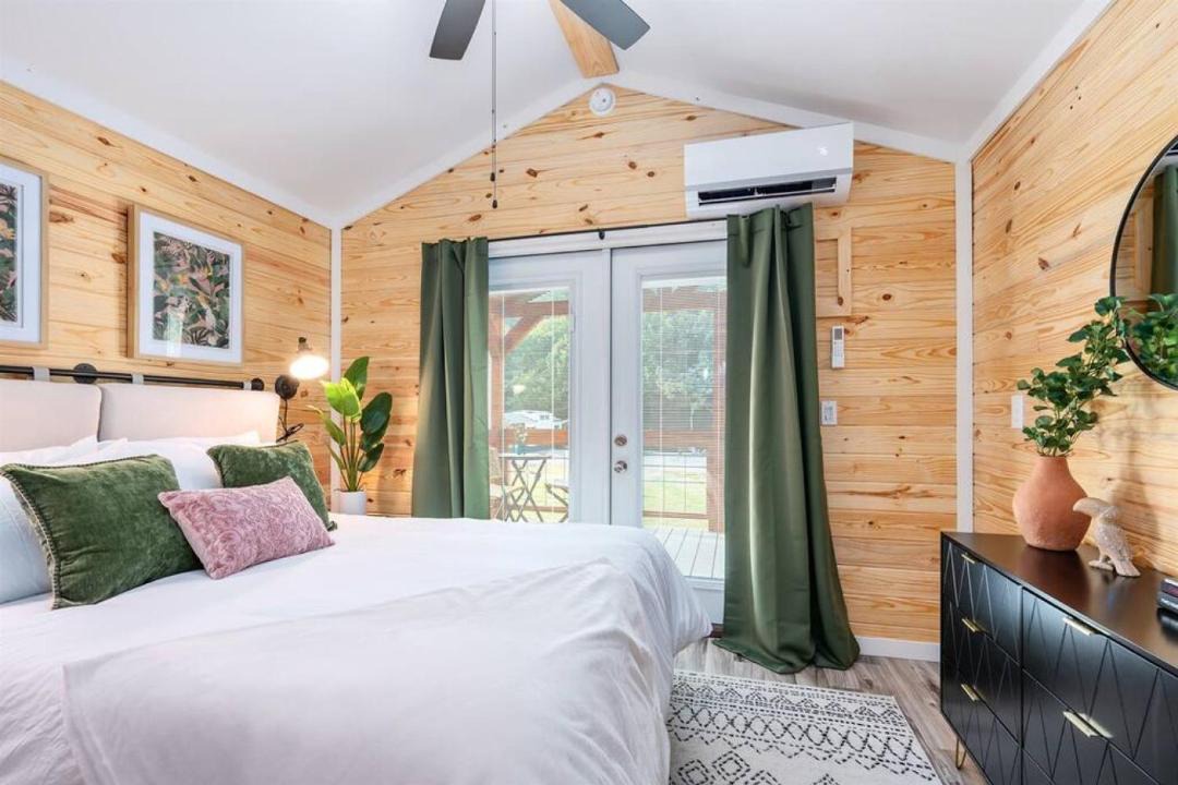Photo of Bedroom in Guntersville