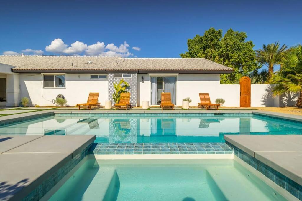 Photo of Outdoor in Desert Park Estates