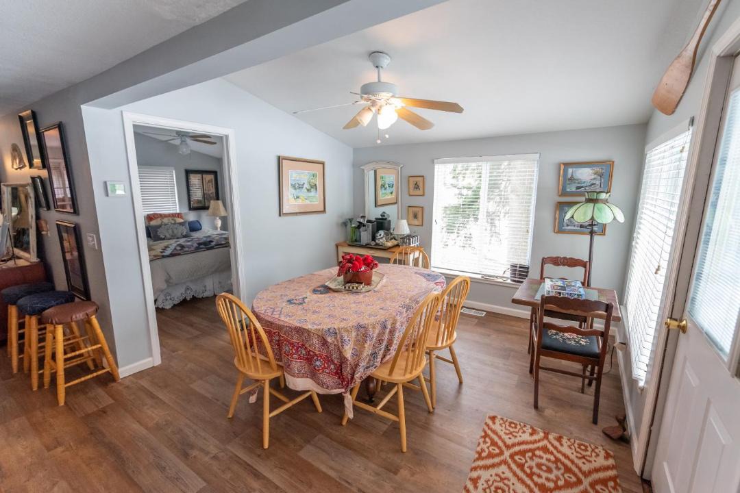 Photo of Livingroom in Cambridge Springs