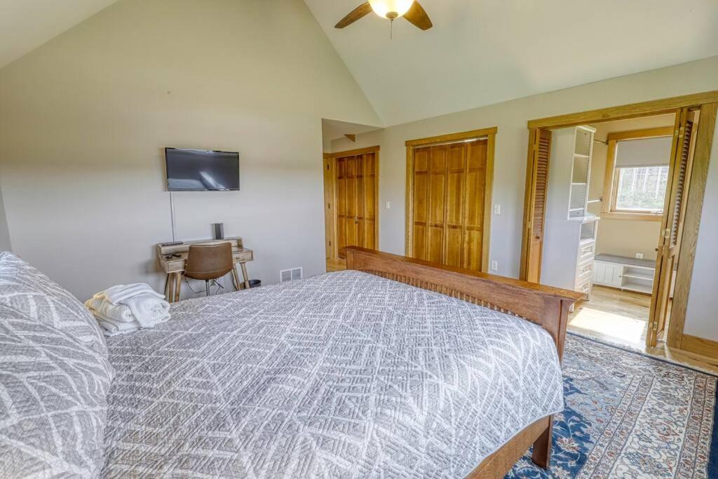 Photo of Bedroom in Ellicottville