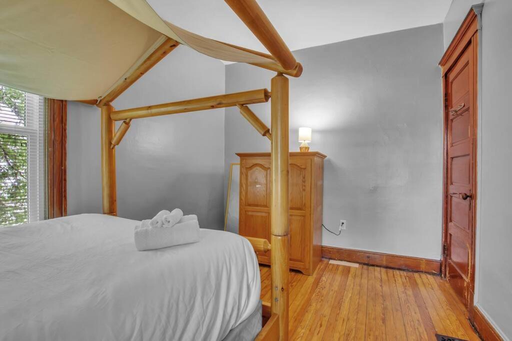 Photo of Bedroom in Buffalo