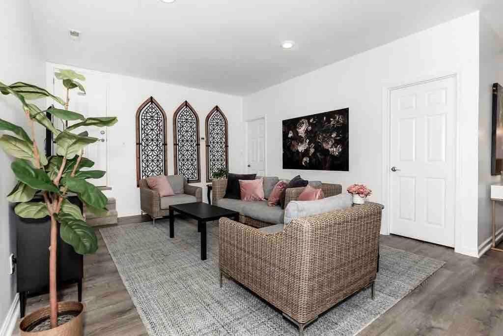 Photo of Livingroom in Huntsville