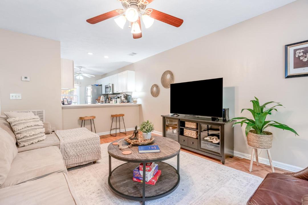 Photo of Livingroom in Auburn