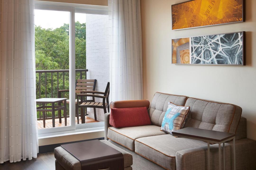 Photo of Livingroom in Oakville