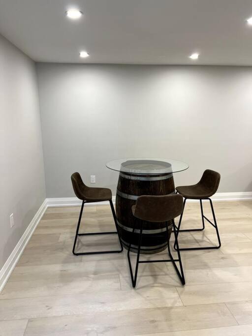 Photo of Livingroom in Jordan Station