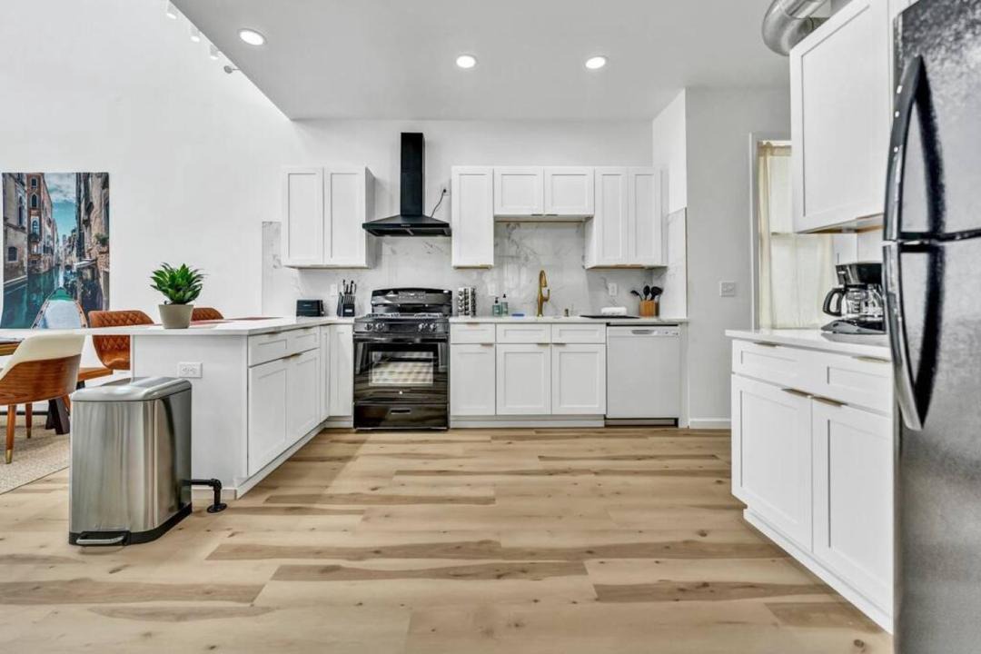 Photo of Kitchen in Front Park