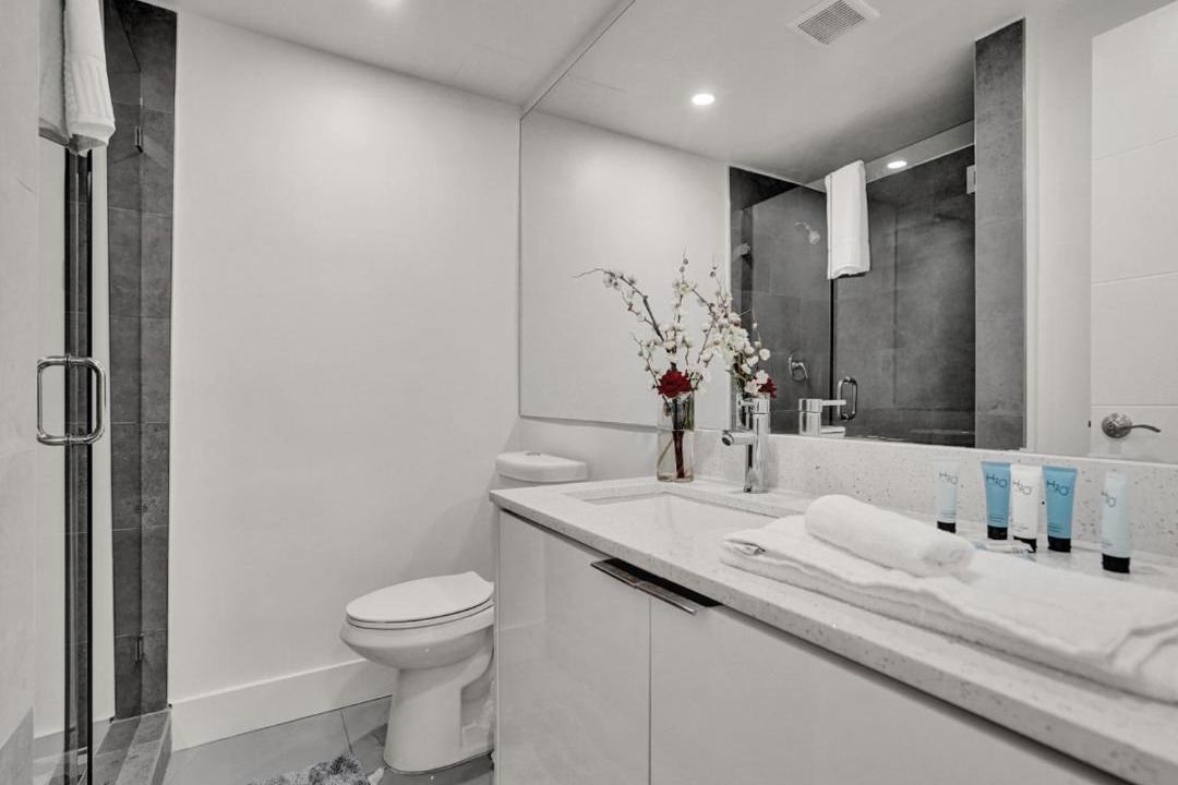 Photo of Bathroom in Mid Beach