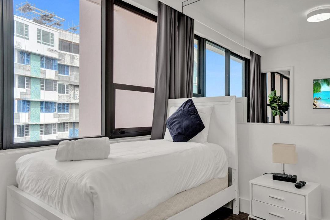 Photo of Bedroom in Mid Beach