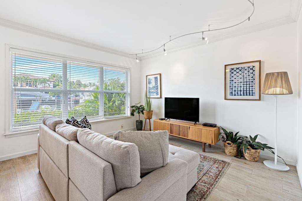 Photo of Livingroom in Hendricks and Venice Isles