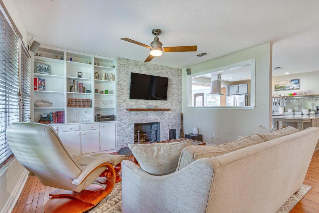 Photo of Livingroom in East Hill