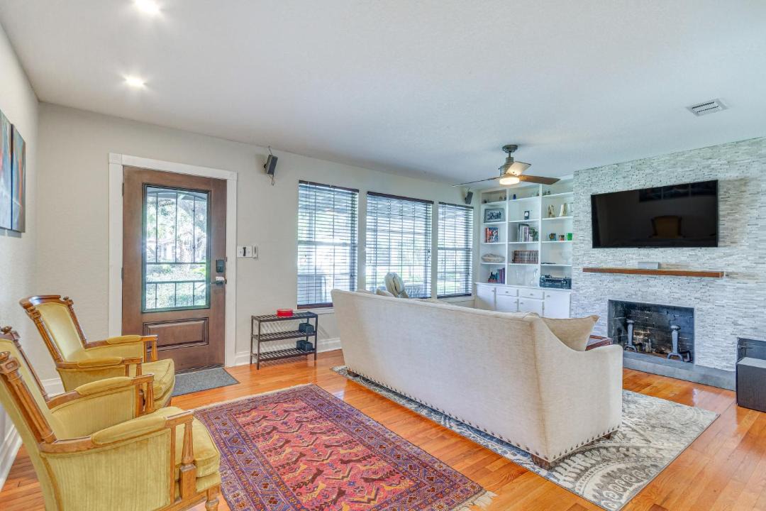Photo of Livingroom in East Hill