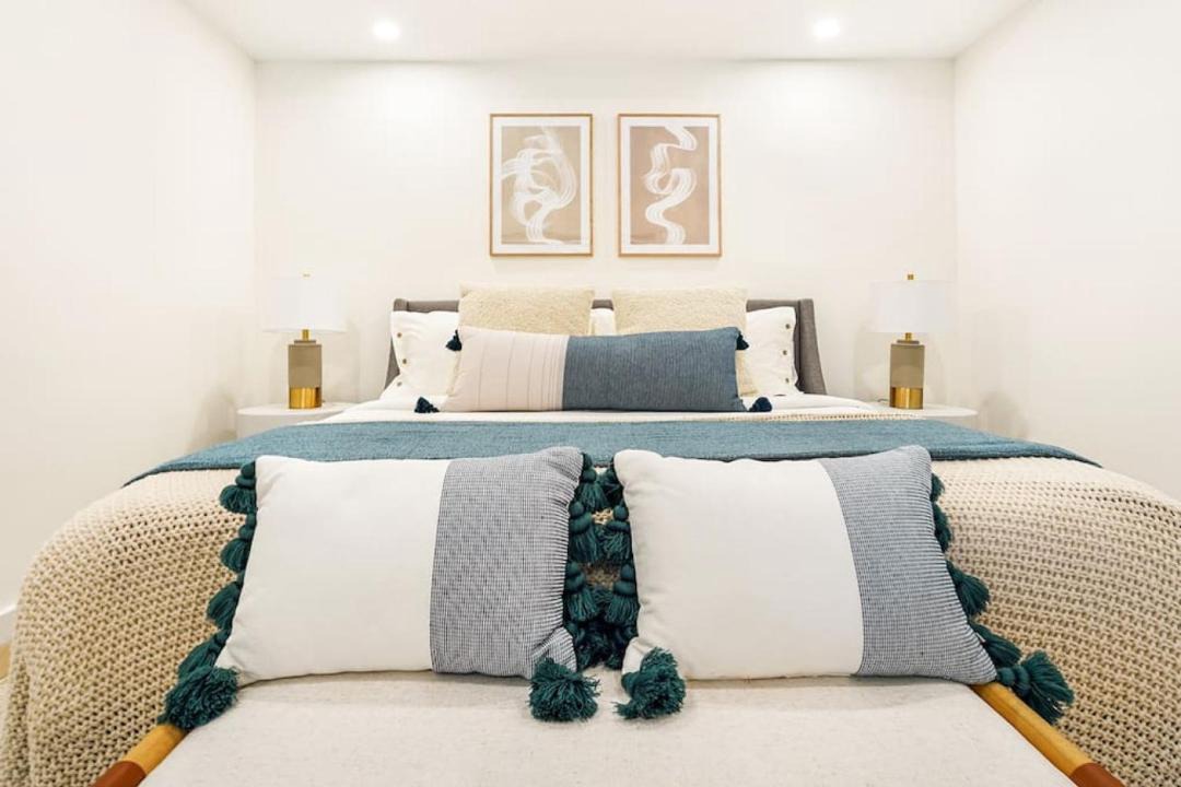 Photo of Bedroom in Biscayne Park