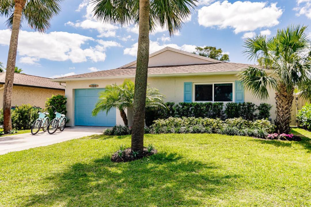 Photo of Buildings in Naples Park