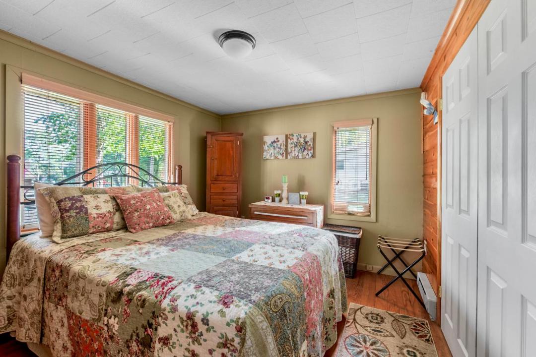 Photo of Bedroom in Lakeville