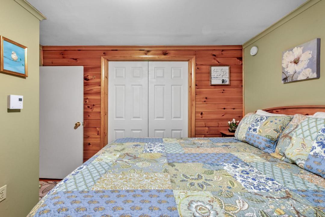 Photo of Bedroom in Lakeville