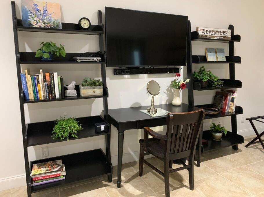 Photo of Livingroom in Asheville