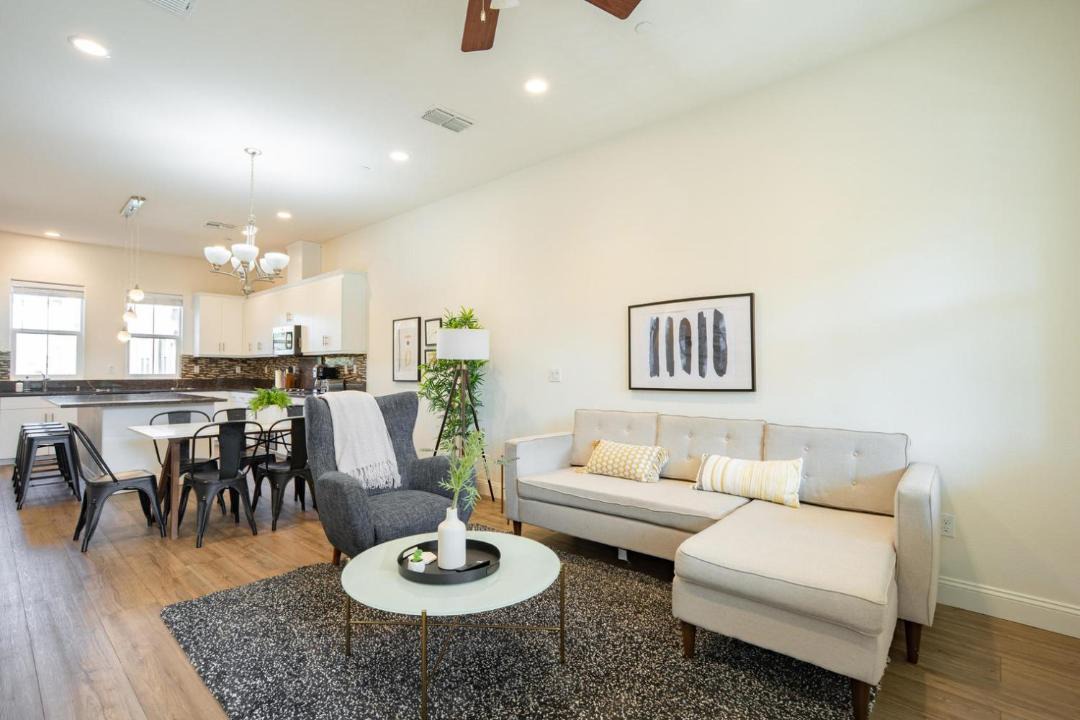 Photo of Livingroom in Newark