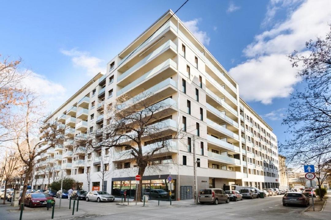 Photo of Buildings in Ujlipotvaros
