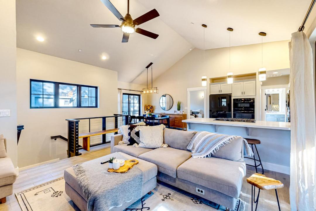 Photo of Livingroom in Lincoln Park