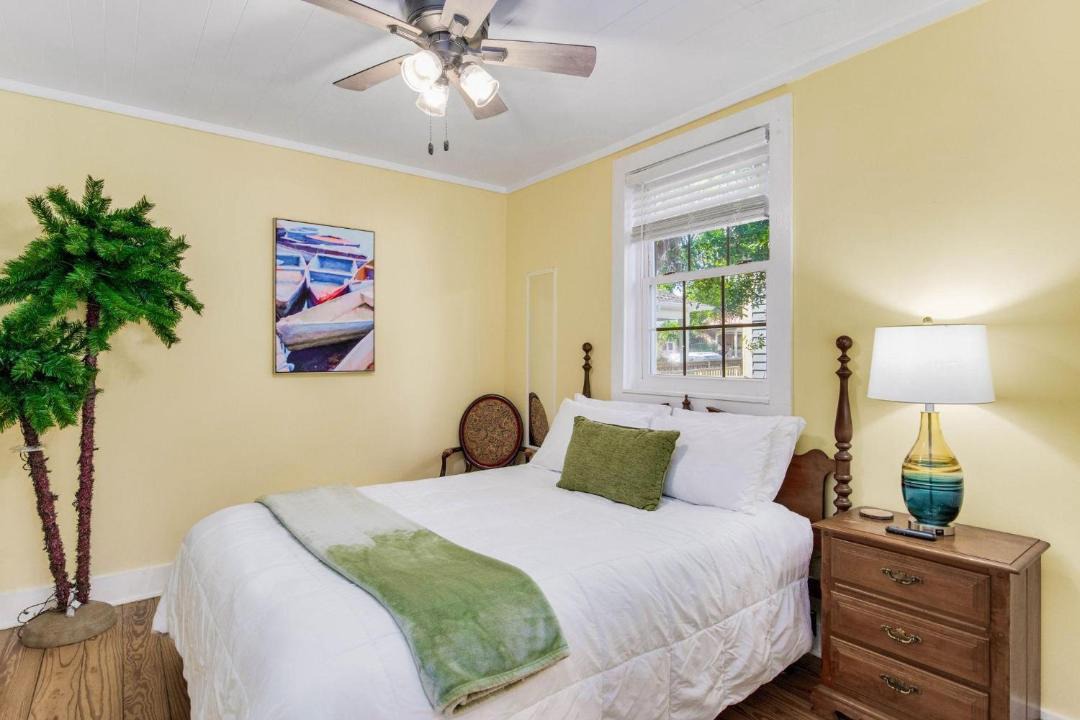 Photo of Bedroom in Old East Hill