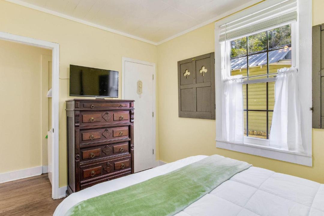 Photo of Bedroom in Old East Hill