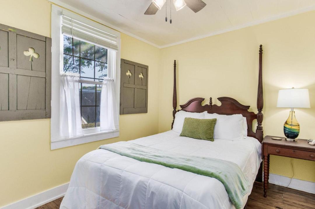 Photo of Bedroom in Old East Hill
