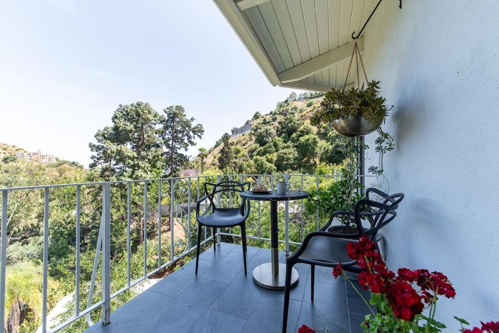 Photo of Others in Hollywood Hills West