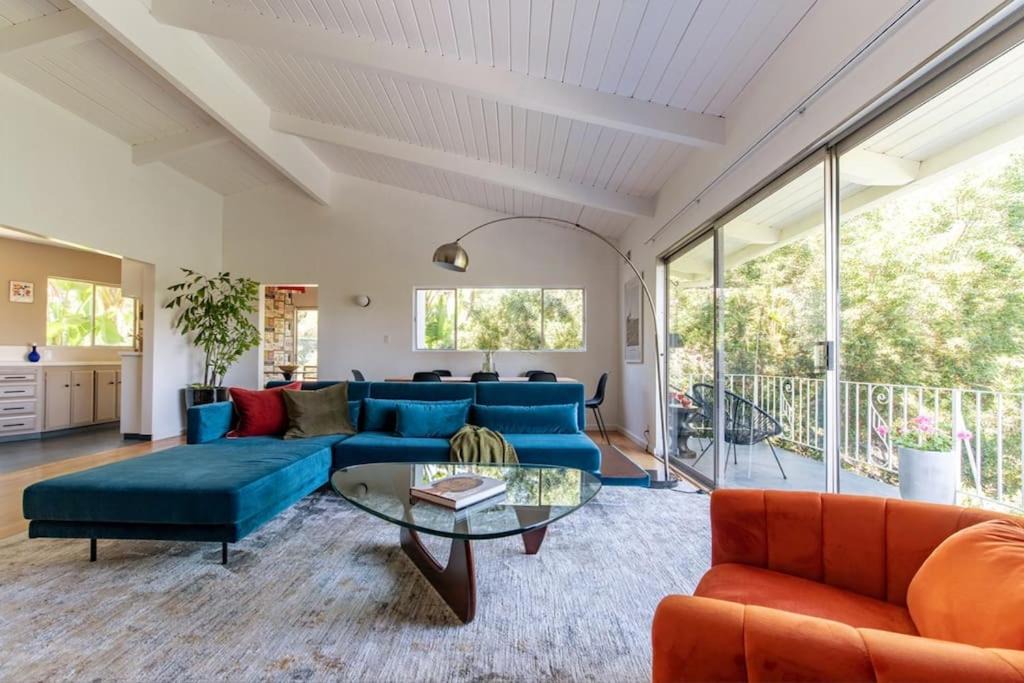 Photo of Others in Hollywood Hills West