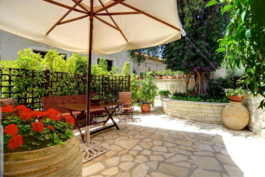 Photo of Patio Balcony in Mpogdanatika