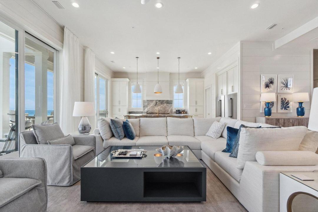 Photo of Livingroom in Orange Beach East