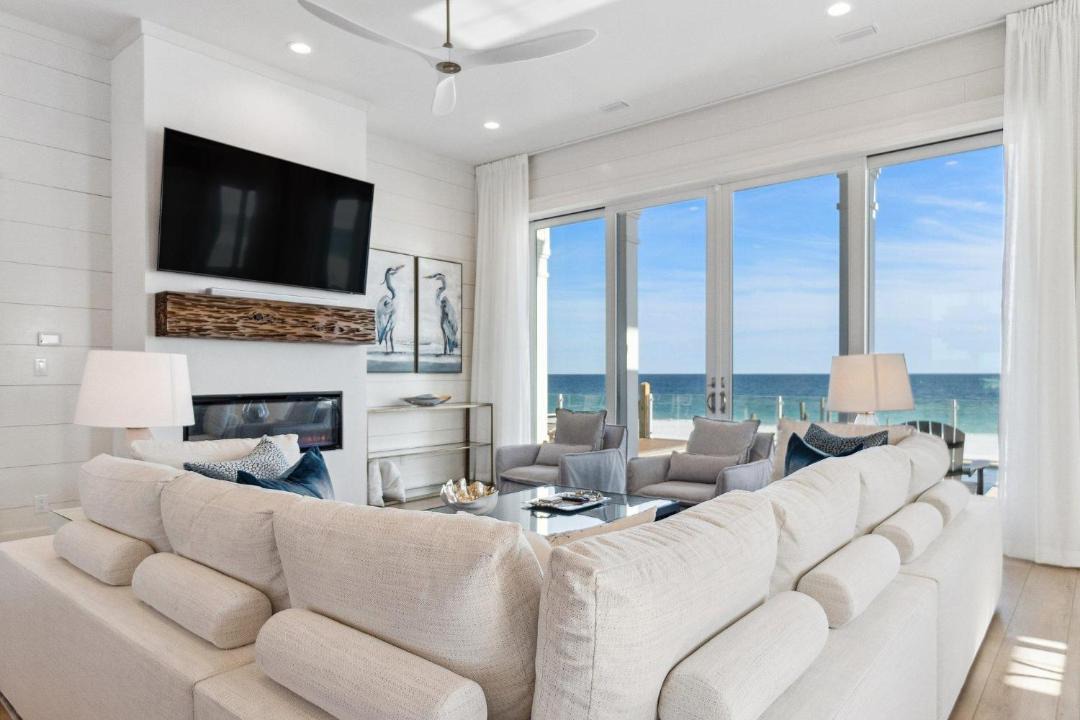 Photo of Livingroom in Orange Beach East