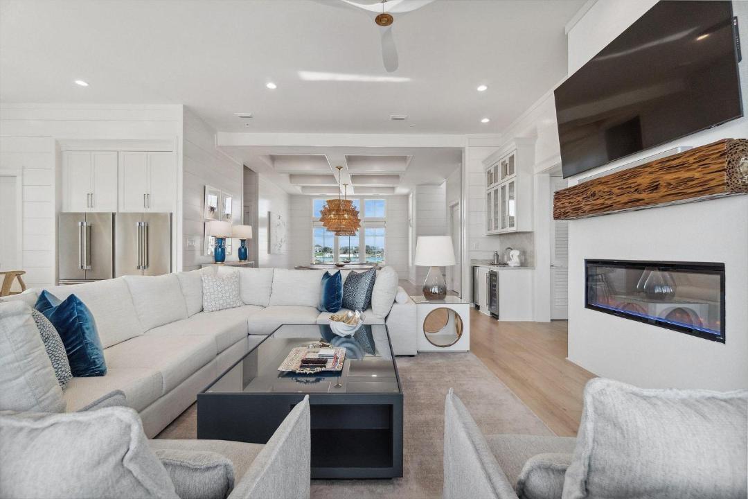 Photo of Livingroom in Orange Beach East