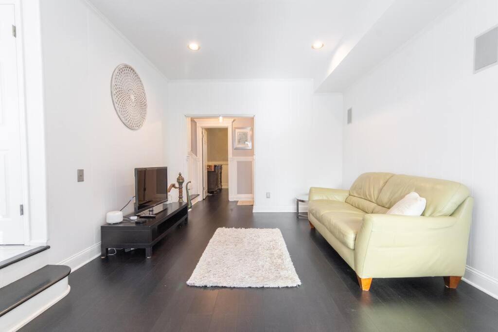 Photo of Livingroom in Mattoon