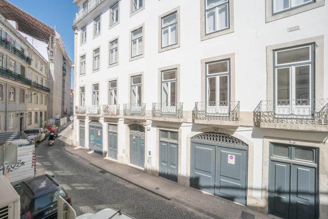 Photo of Others in Chiado