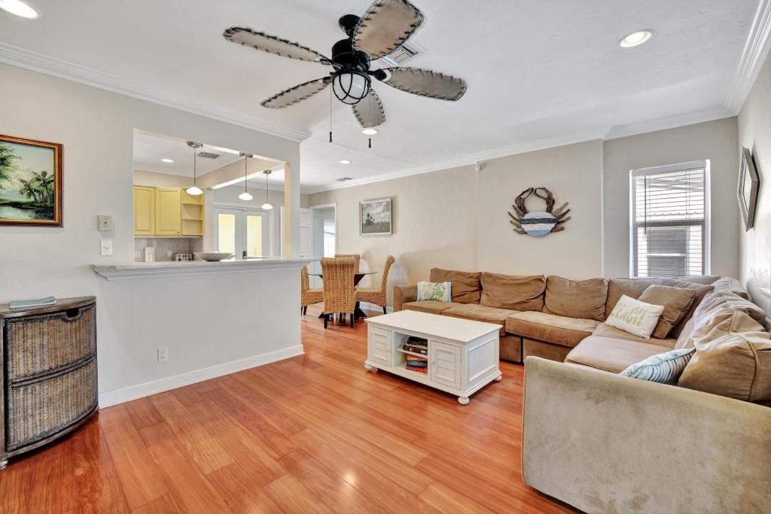 Photo of Livingroom in Lake Ridge