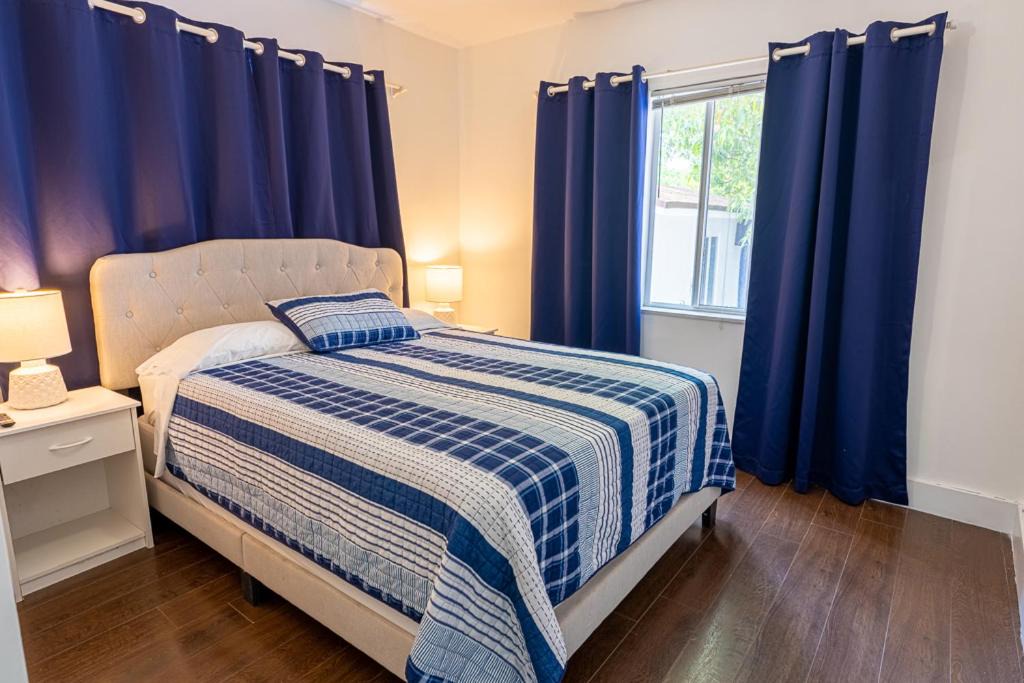 Photo of Bedroom in Midtown